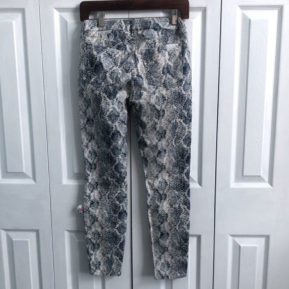 7 For All Mankind Indigo Snakeskin Python Stretch Skinny Jeans Size 26 - Picture 6 of 11